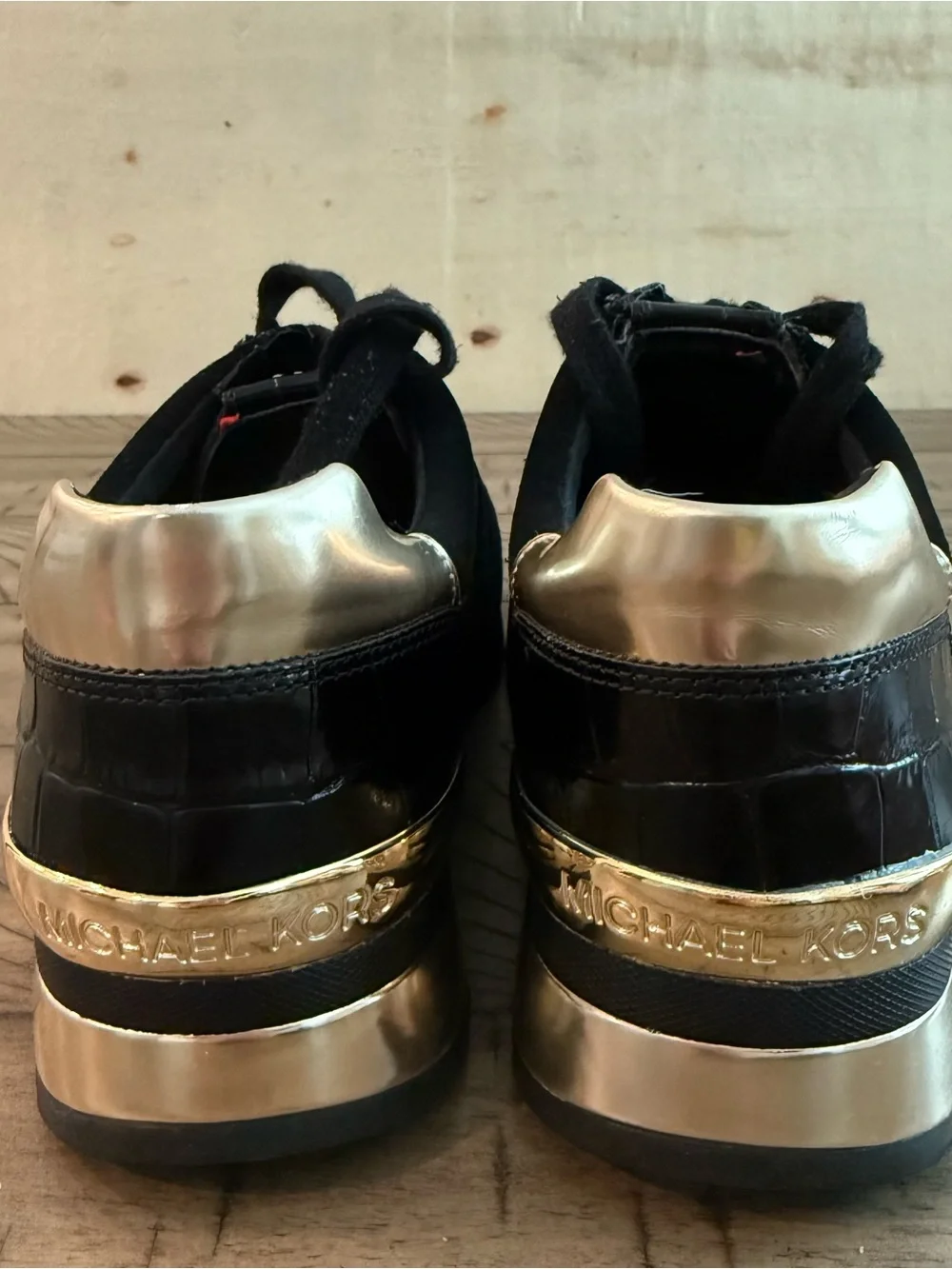 NWT Michael Kors Allie Suede Sneakers Black Gold Lace Up Shoes Sz 9.5